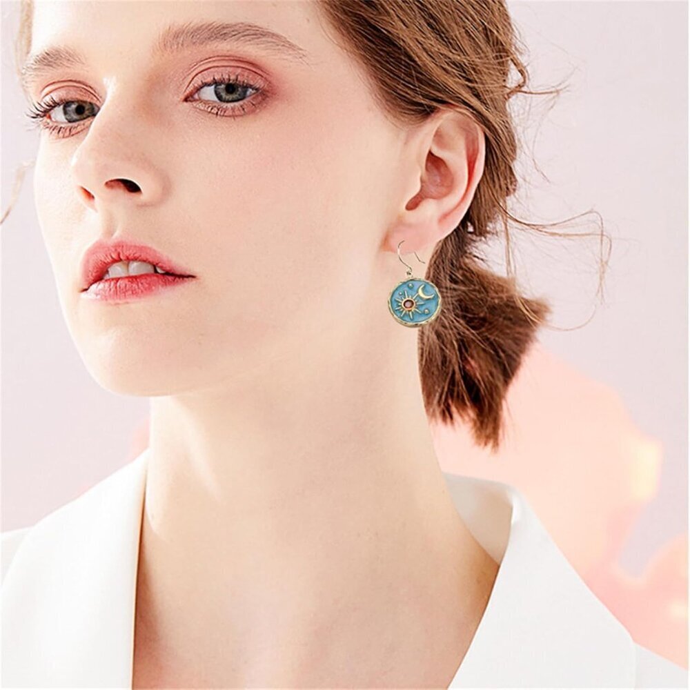 Women's Unique lightweight Handmade Retro Boho Antiqued Gold Round Coin Earring - Picture 3 of 5